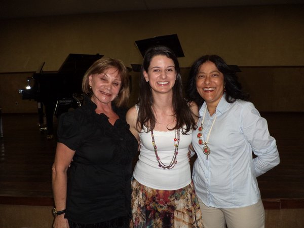 Conclusão do curso básico de saxofone (11-06-2013), com Mari e Maria Soares.